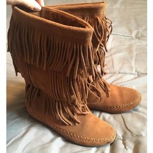 Mudd fringe chestnut boots